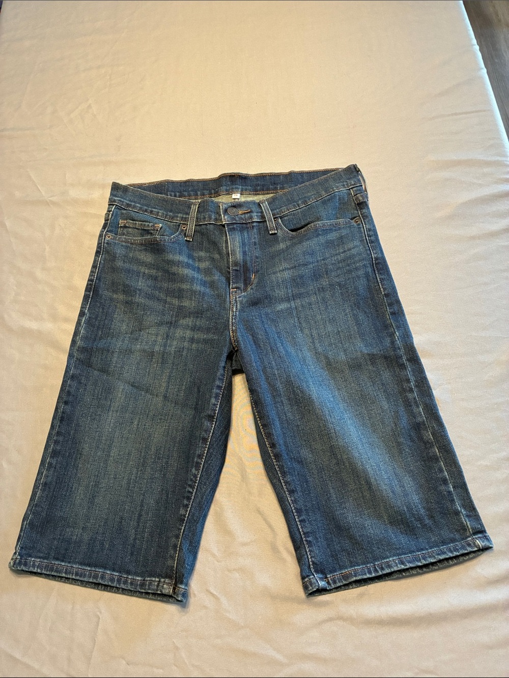 Levi's Women's Blue Denim Capris - Knee Length